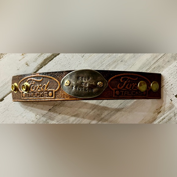 Handmade Ford Leather Bracelet - Picture 1 of 3